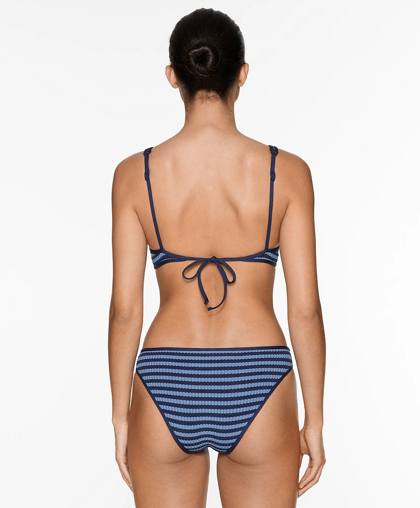 Bikini top triangular raya estructura