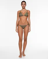 Bikini top triangular calado