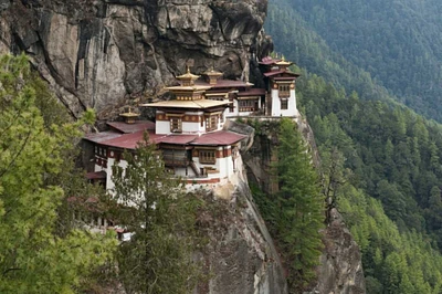 Bhutan Tigers Nest monastery by Dennis Kirkland - Item # VARPDXAS04BJA0054