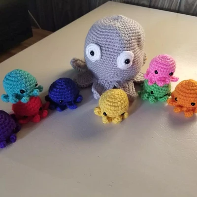 Octopia and her 8 lil Pias Nesting Octopus