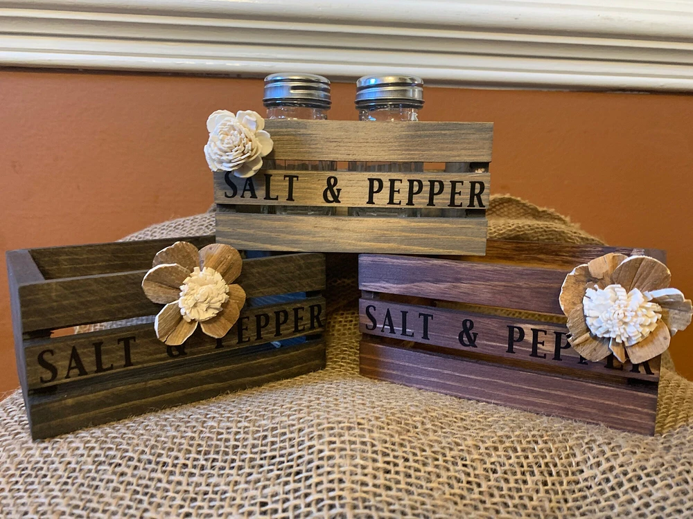 "Country Crate" Salt and Pepper Shaker Set