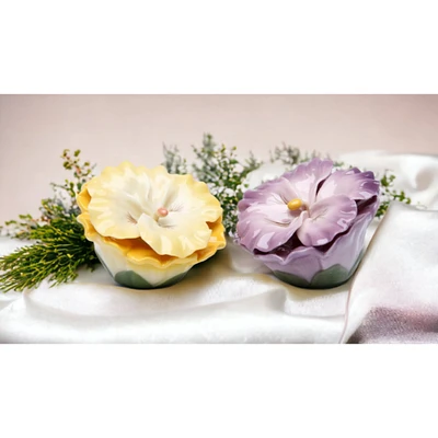 kevinsgiftshoppe Ceramic Pansy Flower Salt and Pepper Shakers, Home Dcor, Gift for Her, Gift for Mom, Kitchen Dcor, Wedding Decor