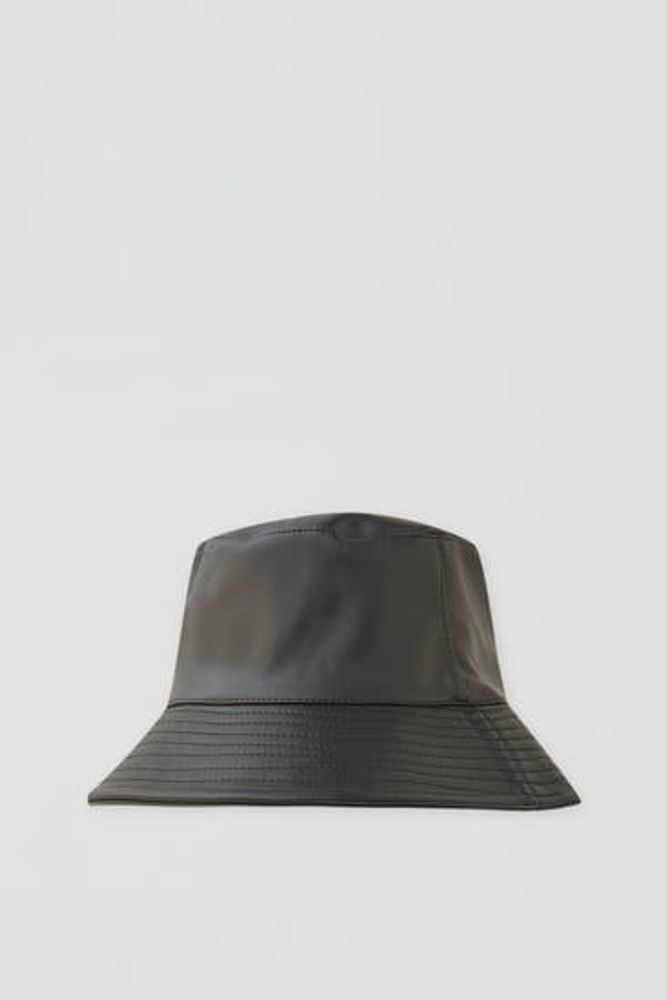 Chapeau bob similicuir