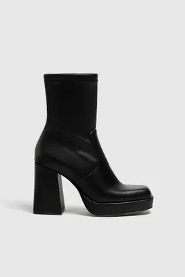 Bottines à talon élastiquées