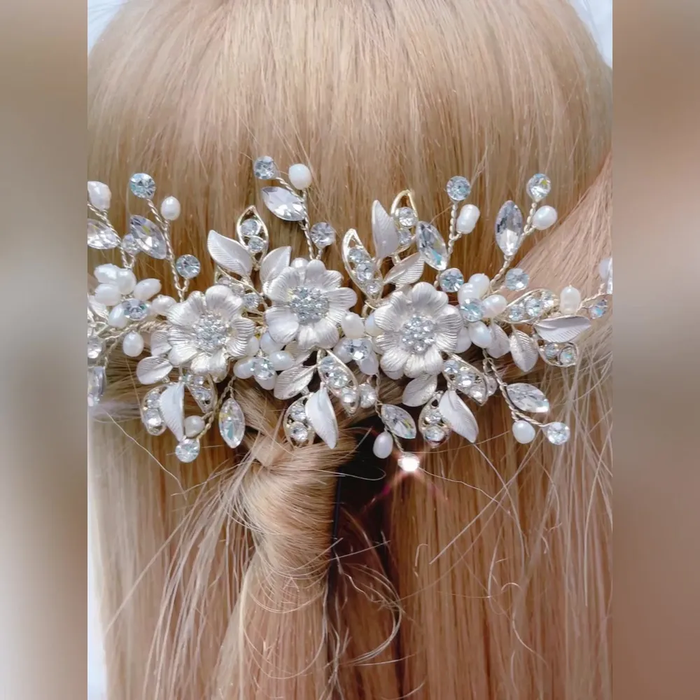 Bridal Flower Wire Gold Hairclip 146377