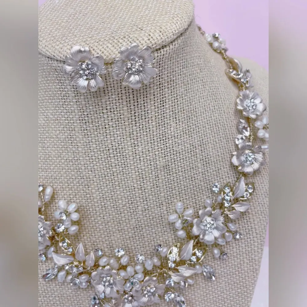 Bridal Gold Flower Necklace & Earrings Set 146365