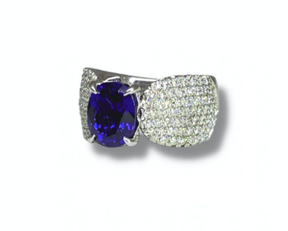 Oval Sapphire Diamond Ring