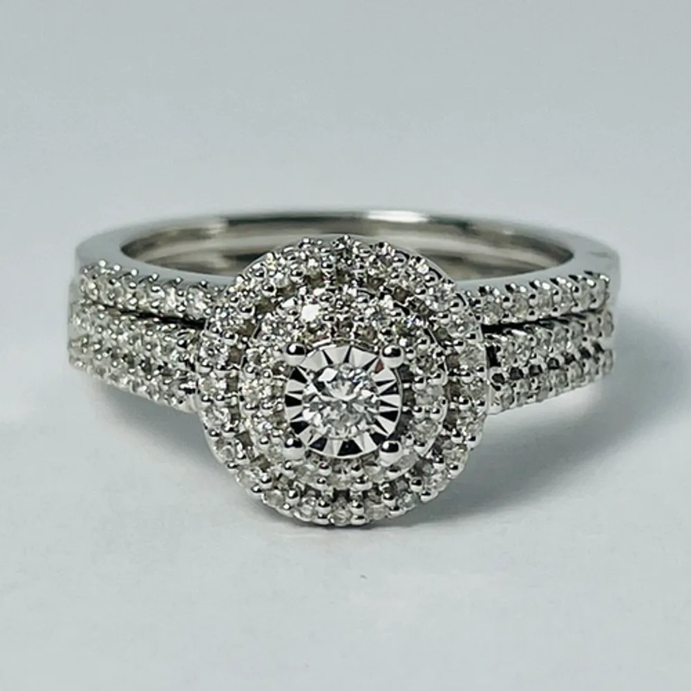 10kt White Gold Diamond Engagement Ring Set