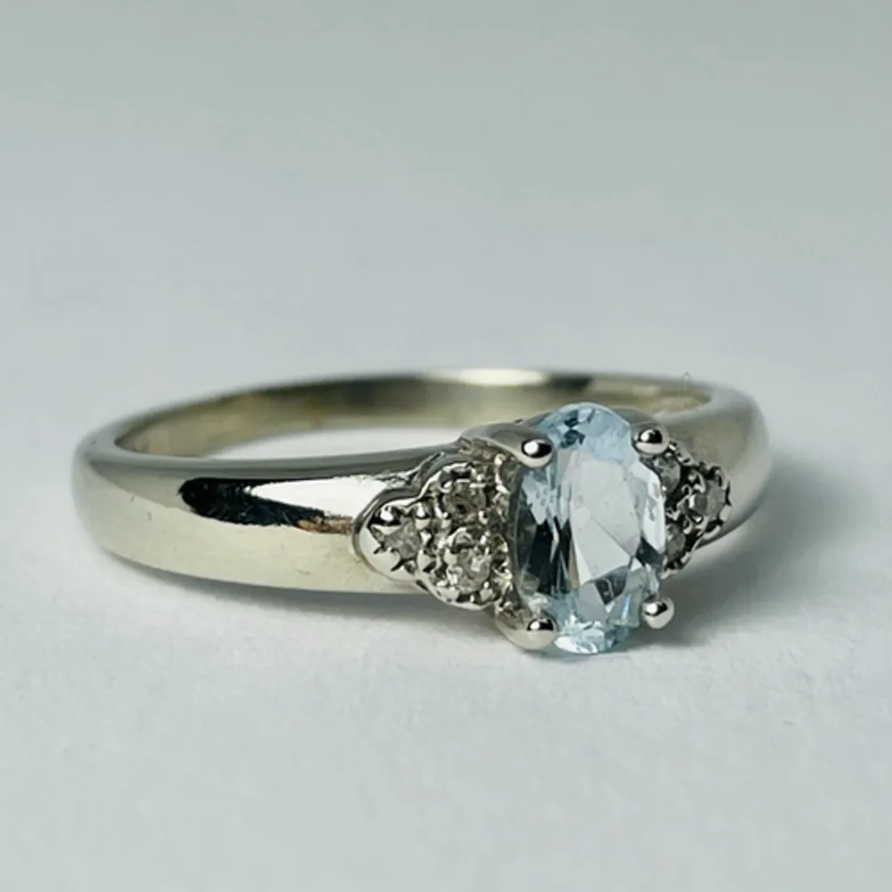 10kt White Gold Aquamarine & Diamond Ring