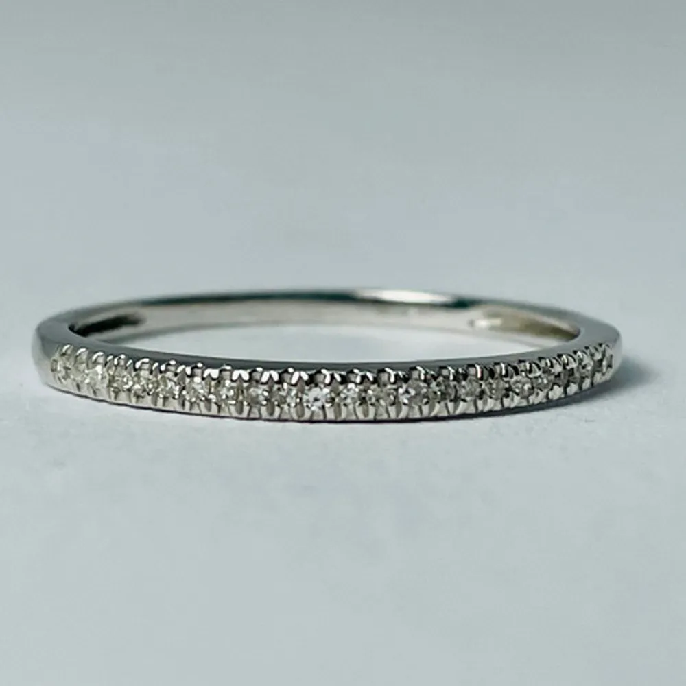 10kt White Gold Diamond Band, 0.08ctw