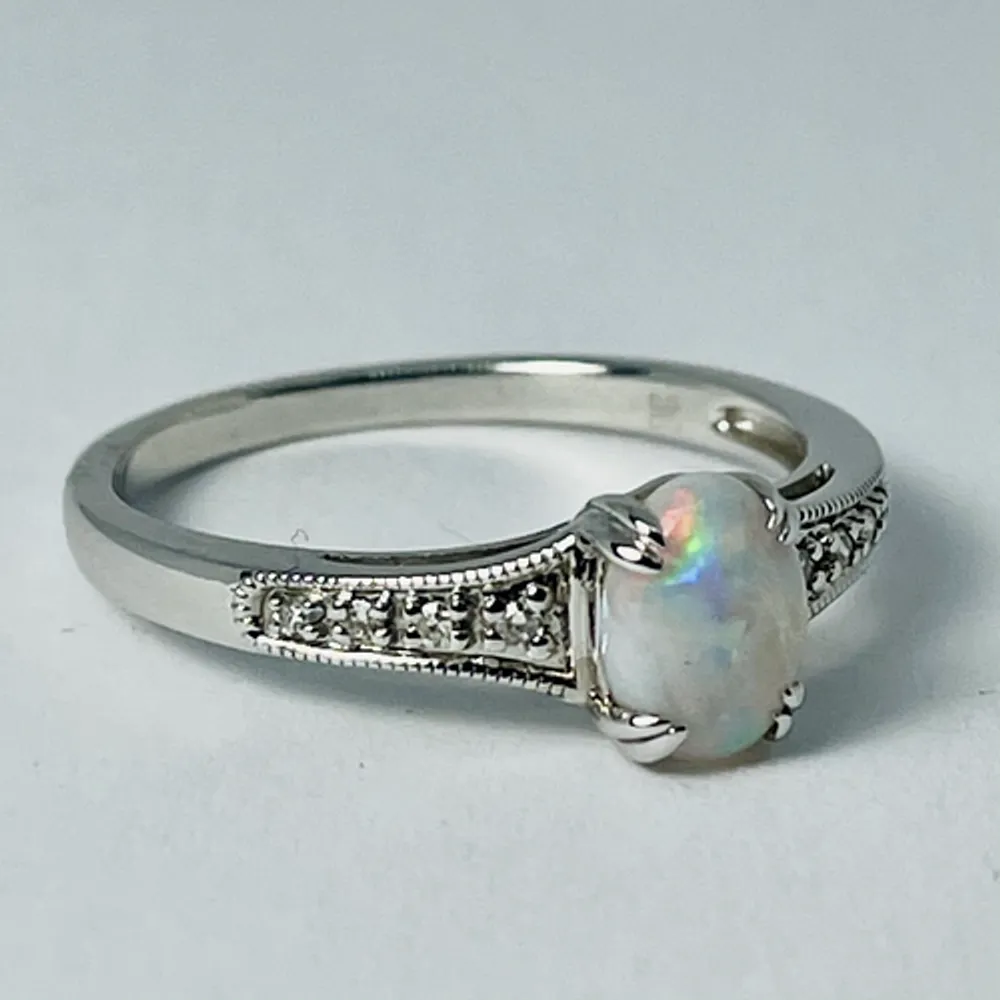 10kt White Gold Opal & Diamond Ring