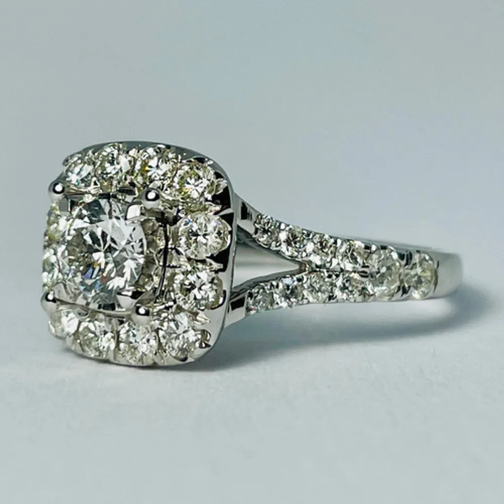 14kt White Gold 2.00ct Engagement Ring Set