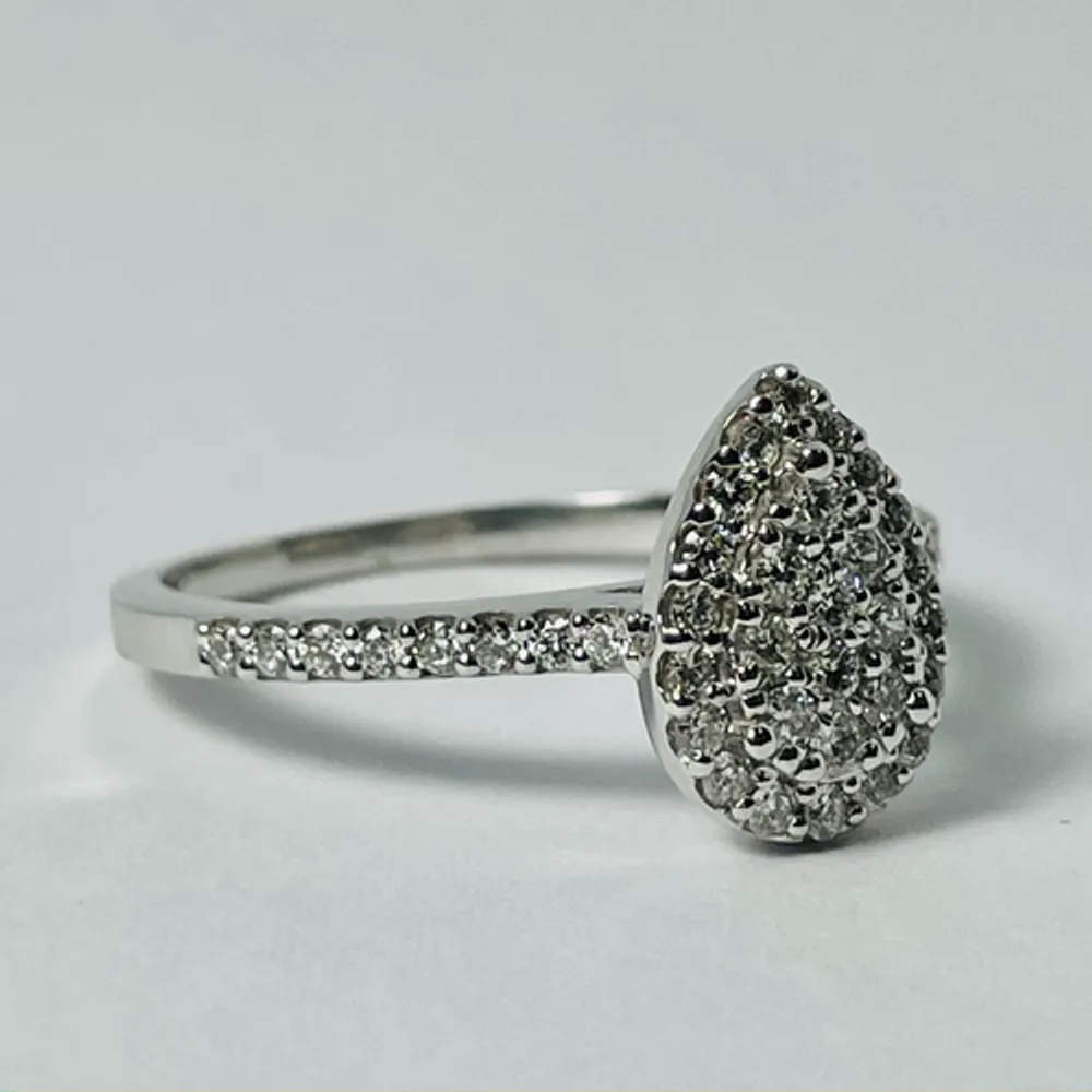 14kt White Gold Pear Shaped Cluster Diamond Engagement Ring
