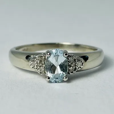 10kt White Gold Aquamarine & Diamond Ring