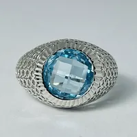 10kt White Gold Blue Topaz Mesh Ring