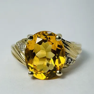 10kt Gold Citrine & Diamond Ring