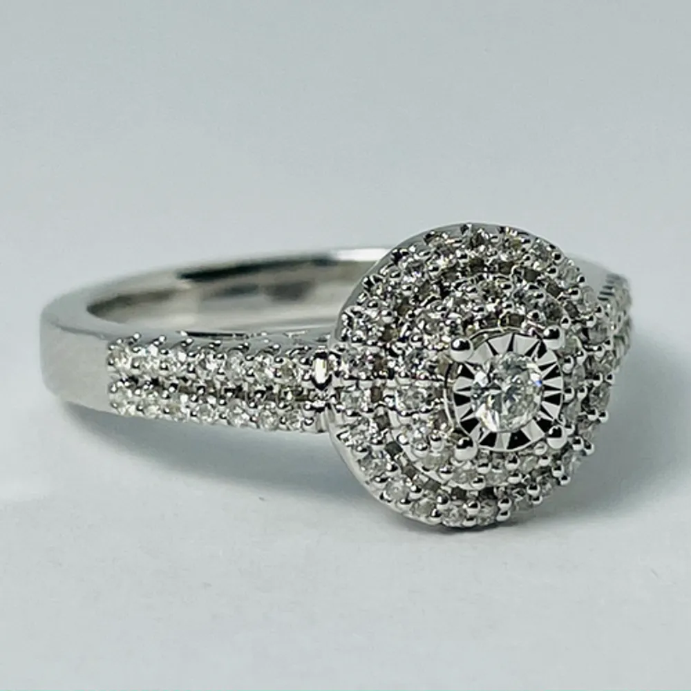 10kt White Gold Diamond Engagement Ring Set