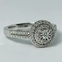 10kt White Gold Diamond Engagement Ring Set