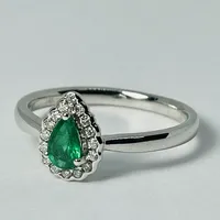 14kt White Gold Emerald & Diamond Ring