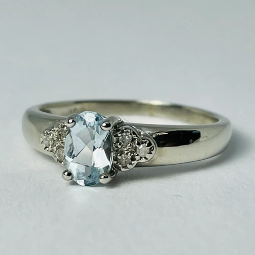 10kt White Gold Aquamarine & Diamond Ring