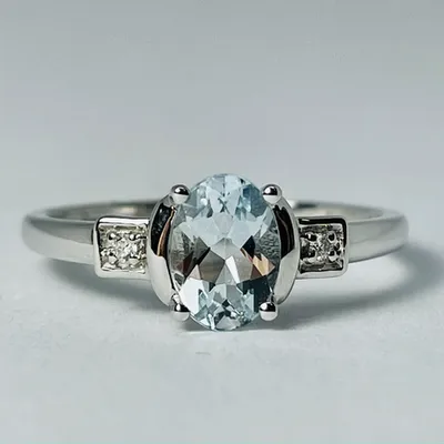 10kt White Gold Aquamarine & Diamond Ring