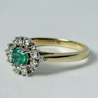 10kt Gold Emerald & Diamond Ring