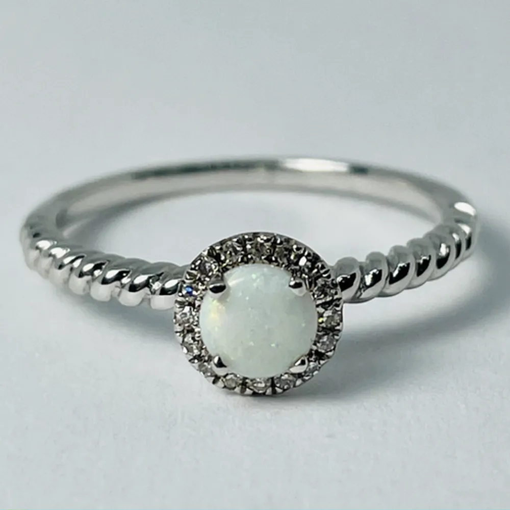 10kt White Gold Opal & Diamond Ring