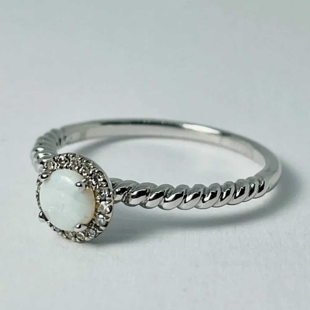 10kt White Gold Opal & Diamond Ring