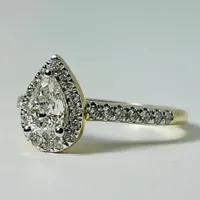 14kt Gold 1.00ctw Pear-Shaped Diamond Halo Engagement Ring Set