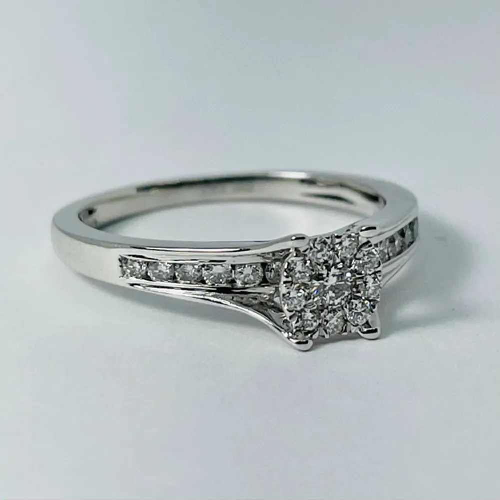 14kt White Gold 1.00ctw Diamond Engagement Set