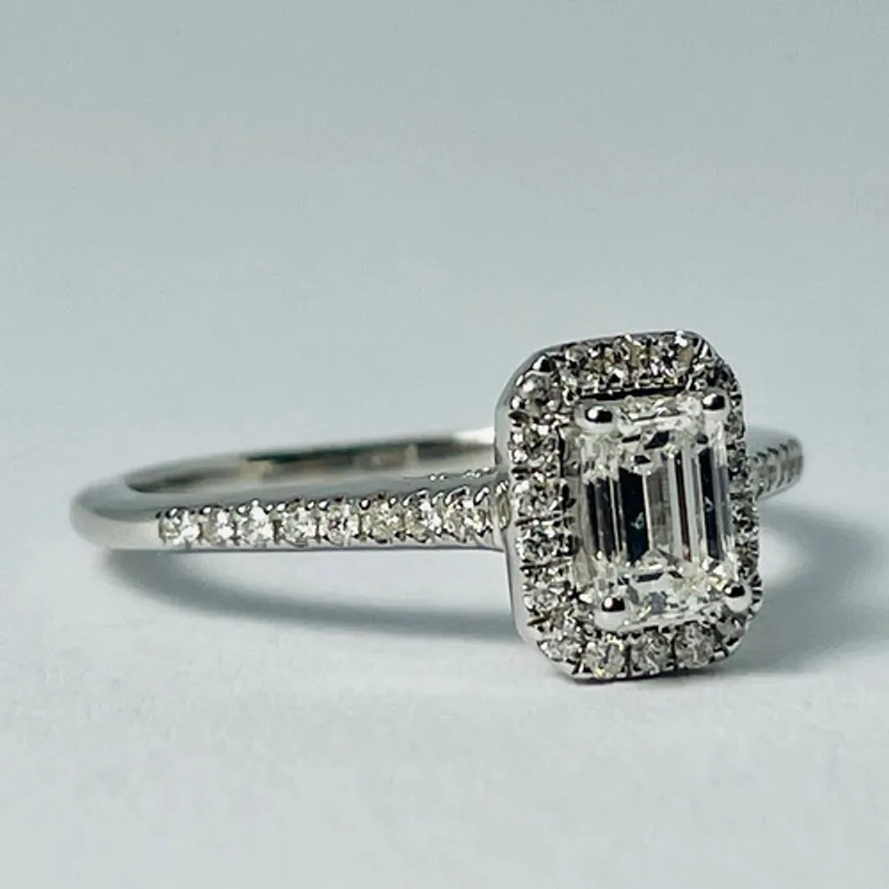 14kt White Gold Emerald Cut Diamond Ring 0.75ctw