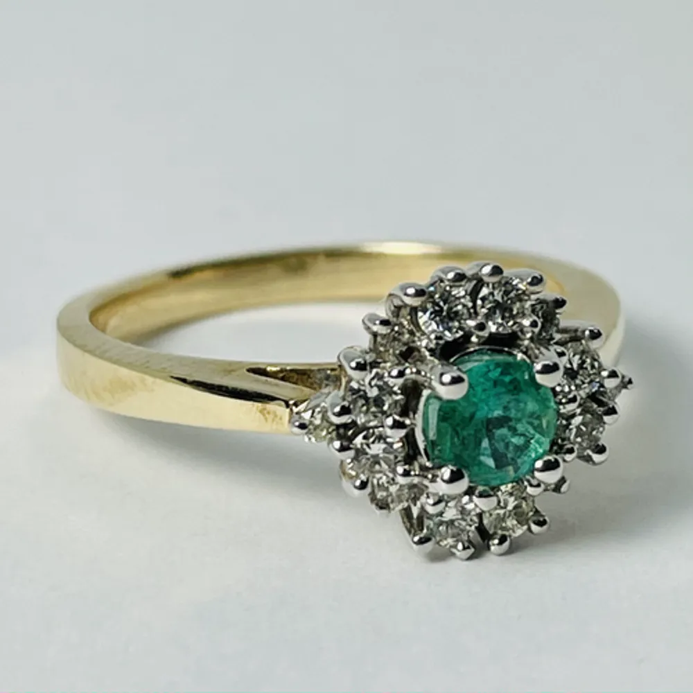 10kt Gold Emerald & Diamond Ring