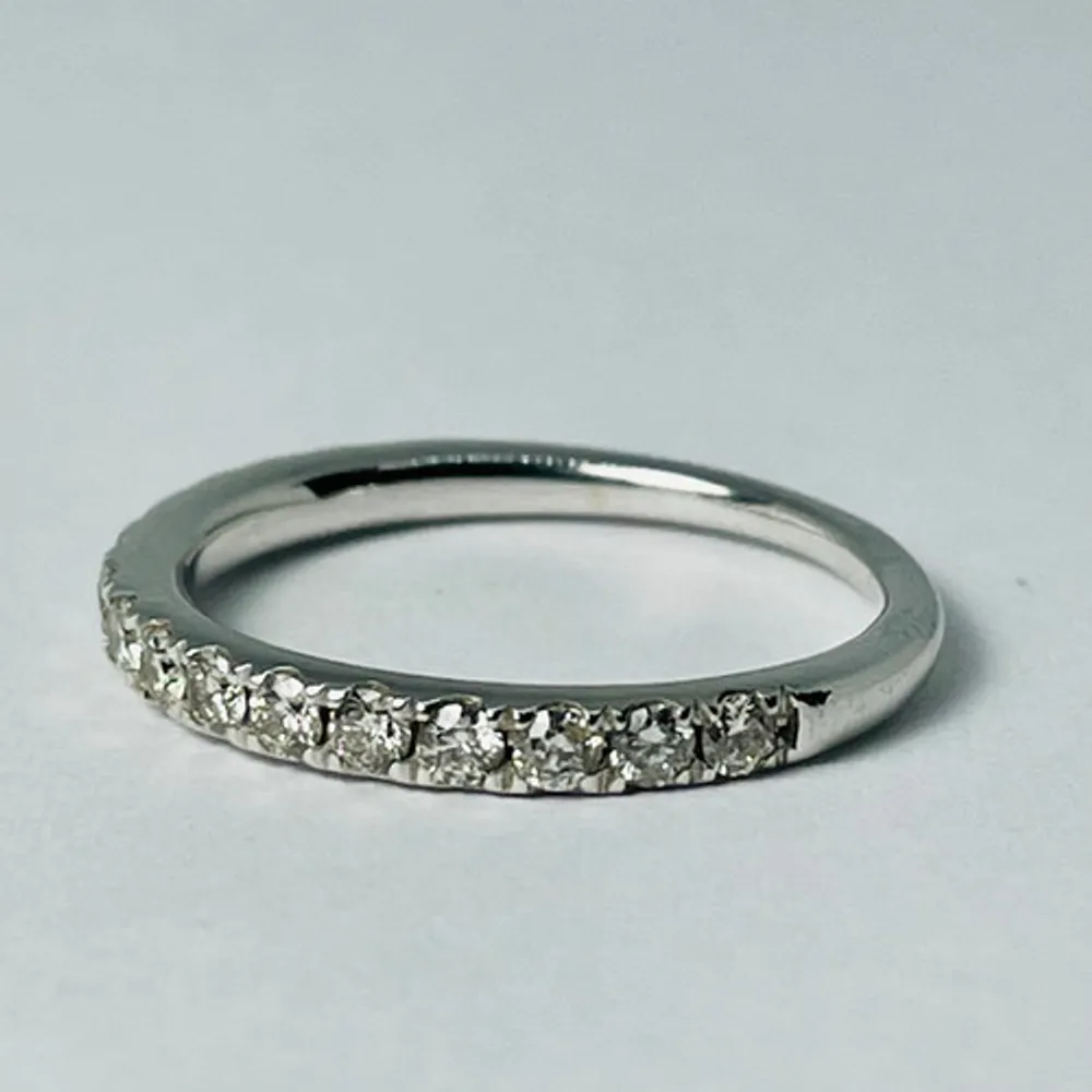 18kt White Gold Diamond Band, 0.50ctw