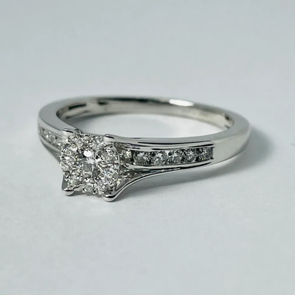 14kt White Gold 1.00ctw Diamond Engagement Set