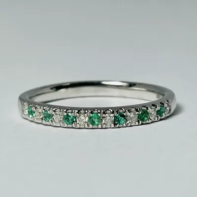 10kt White Gold Emerald & Diamond Band