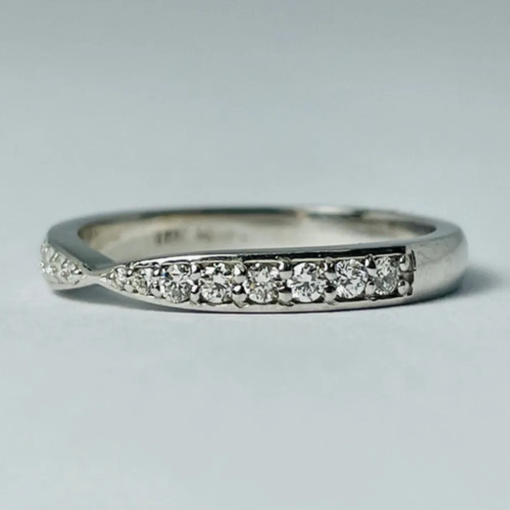 14kt White Gold Pinched Diamond Band, 0.24ctw