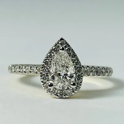 14kt Gold 1.00ctw Pear-Shaped Diamond Halo Engagement Ring Set