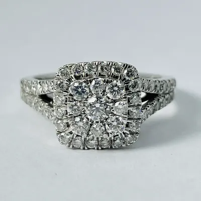 10kt White Gold 1.00ctw Diamond Halo Engagement Ring