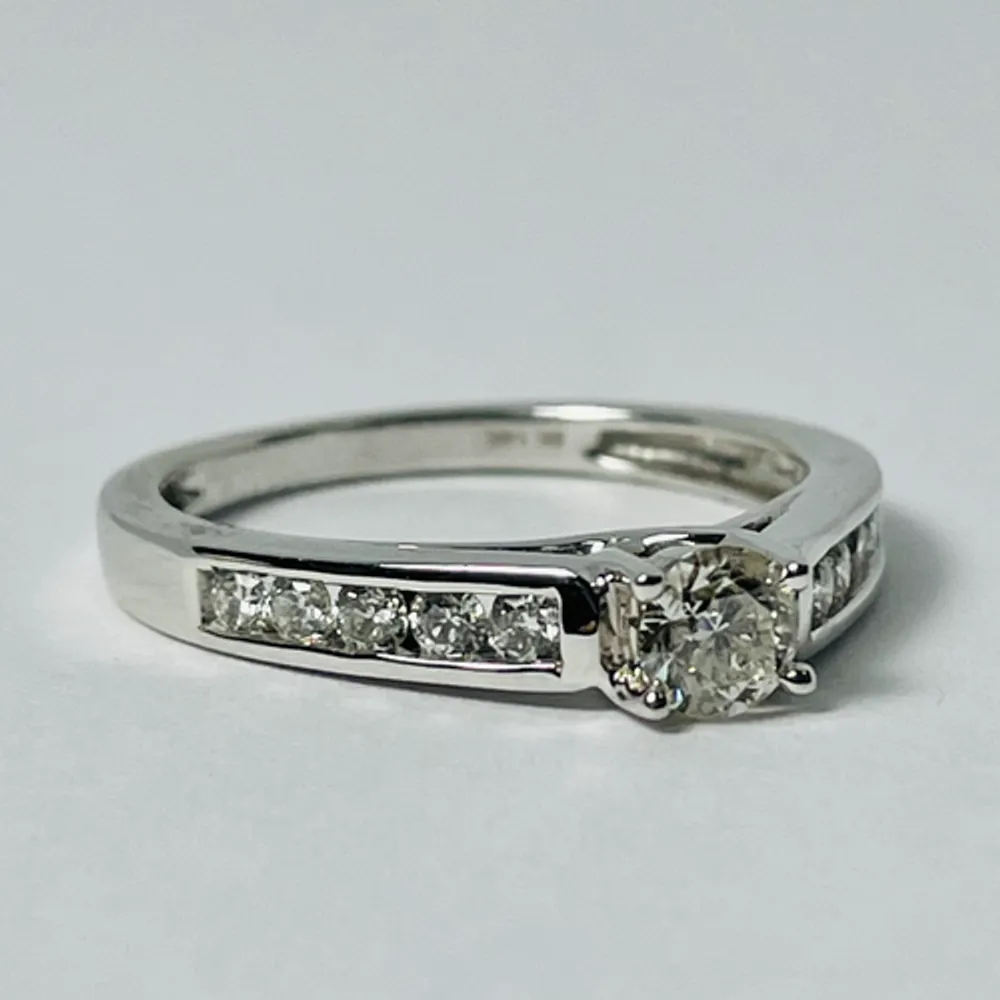 14kt White Gold Diamond Engagement Ring Set