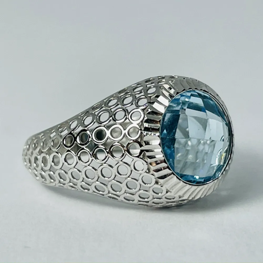 10kt White Gold Blue Topaz Mesh Ring