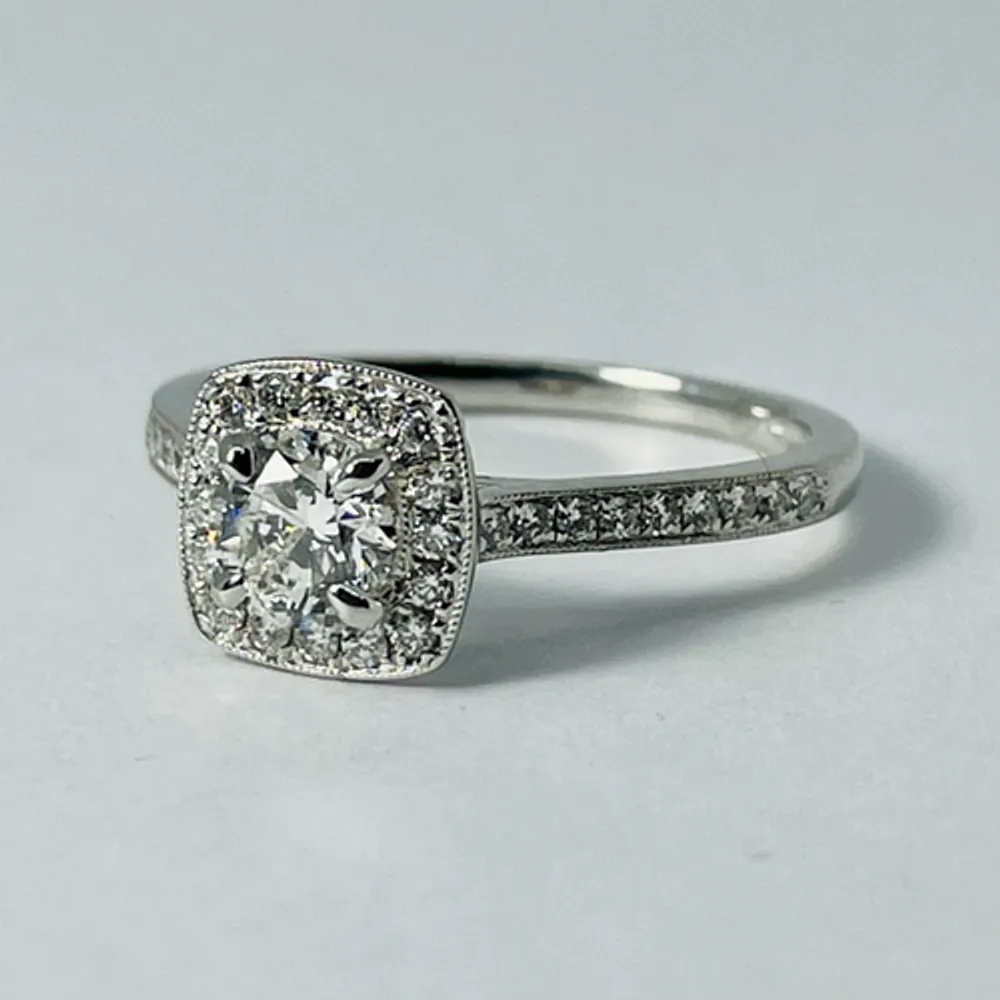 18kt White Gold Diamond Halo Engagement Ring