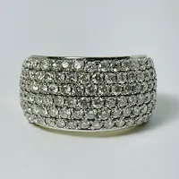 10kt Gold 2.00ctw Diamond Band