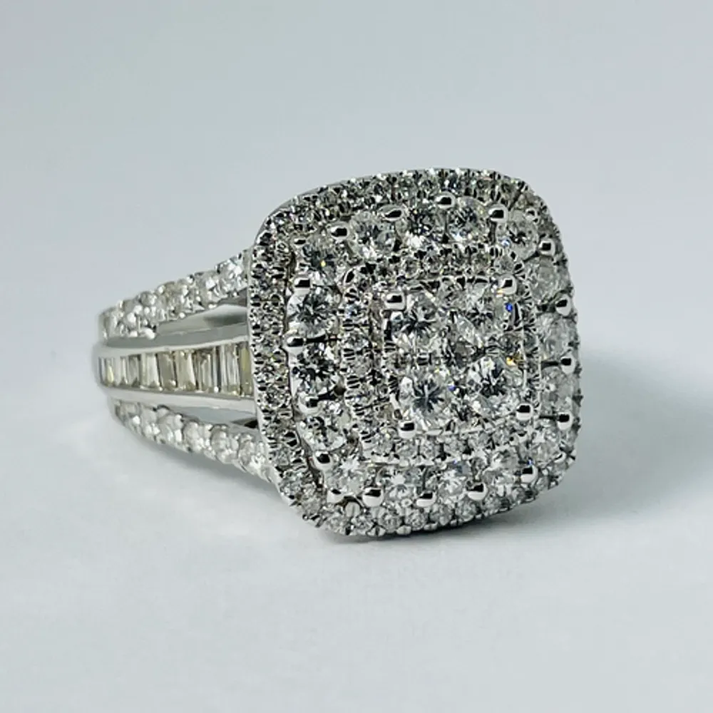 10kt White Gold 2.00ctw Diamond Engagement Ring