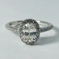 18kt White Gold Oval Diamond Ring