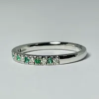 10kt White Gold Emerald & Diamond Band