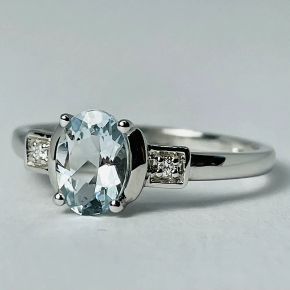 10kt White Gold Aquamarine & Diamond Ring