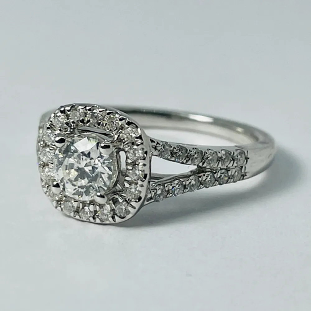 14kt White Gold 1.00ctw Diamond Engagement Ring Set