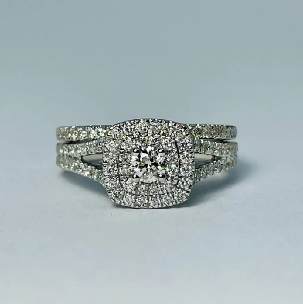10kt Gold 1.00ctw Diamond Engagement Ring Set