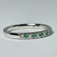 10kt White Gold Emerald & Diamond Band