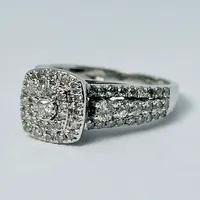 14kt White Gold Diamond Engagement Ring